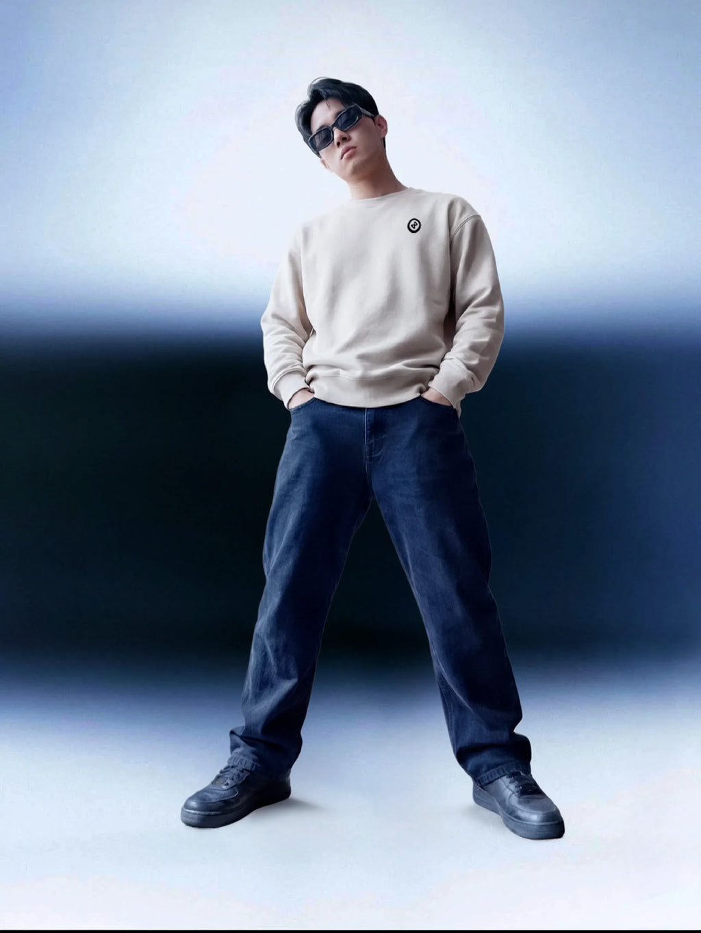 Crewneck Sweatshirt “Basique” – Unisex – Organic Cotton – Hand Screen-Printed – AIONQUEST
